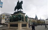 Vlakem do Kolína nad Rýnem za adventem  za uměním - Německo - Kolín n.R. - pomník Fridricha Viléma III, 1865, na podstavci sochy významných osobností mimo jiném A.Humbolta