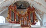 Švýcarský advent a slavnost Klausjagen 2018 - Švýcarsko - Lucern - Jesuitenkirche, zdobené varhany od fy Metzeler Orgelbau z roku 1982
