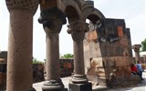 Poznávací zájezd - Arménie - Arménie - Zvartnost, katedrála s helénistickými hlavicemi sloupů