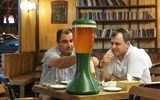 Poznávací zájezd - Arménie - Arménie - Jerevan, Beer Academy, takhle se tady taky čepuje pivo