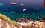 Provence a krásy Azurového pobřeží letecky - Francie - Azurové pobřeží - skály a čiré a teplé moře