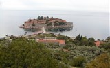 Moře a krásy Černé Hory s výletem do Albánie 2019 - Černá Hora - Sv. Stefan, ostrov u pobřeží, dnes celý tvořený jediným hotelem pro smetánku