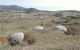 Krásy Albánie - Albánie - zachované kryty civilní obrany, zbytek po minulém režimu Envera Hodži