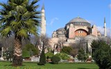 Bulharsko s návštěvou Turecka - Turecko - Istanbul - Hagia Sofia,  postavená arch. Isidorem z Milétu a Anthemiem z Trallu, od roku 1493 mešita