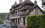 Poznávací zájezd - Normandie - Francie - Normandie - hrázděné domy v Les Andelys