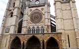 Svatojakubská pouť do Santiaga - Španělsko, Svatojakubská cesta, Léon, gotická katedrála S.Maria, zvaná Dům světla, 13.-16.století