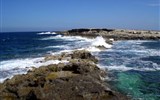 Poznávací zájezd - Malta - Malta - pobřeží je překrásné a láká k vykoupání