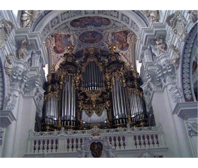 Advent v Pasově s termály Bad Füssing jednodenní - Německo - Pasov- katedrála sv.Štěpána, největší historické varhany na světě, 17.774 píšťal