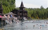 Poznávací zájezd - Hévíz - Maďarsko - termální lázně Hévíz, vodní zdroj v hloubce jezera ná vydatnost 410 litrů za vteřinu