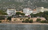 Sardinie, rajský ostrov nurágů v tyrkysovém moři chata letecky - Sardinie, Cala Luna, hotely