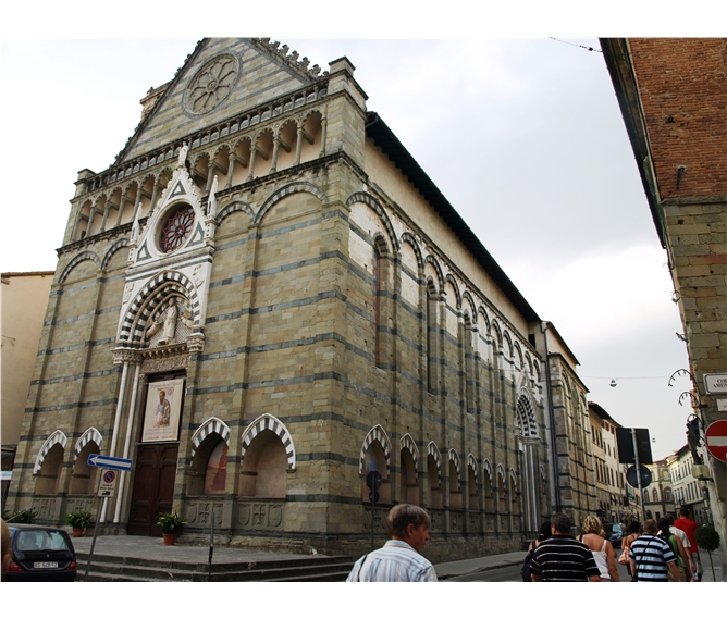 Karneval ve Viareggiu, Lucca a Pistoia 2019 - Itálie - Toskánsko - Pistoia - Chiesa San Paolo, XII.stol v pisánském stylu