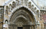 Poznávací zájezd - Zadunají - Maďarsko - Zadunají - Ják, románský kostel, portál s Kristem a 12 apoštoly