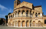 Benátky a ostrovy, koupání a Bienále architektury 2018 - Itálie, Benátky, ostrov Murano, ostrov sklářů, románský kostel Santi Marie e Donato z 12.stol, zaoženýl v 7.století