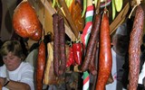Jižní Maďarsko, termály a chuť klobás - Maďarsko - Békéscsaba - slavnost klobás a výrobky jednotlivých soutěžících
