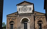 Jižní Toskánsko a kraj Etrusků Lazio - Itálie, Lazio, Tuscania, bazilika San Pietro z 8.století, rekonstruovaná v 12.stol.