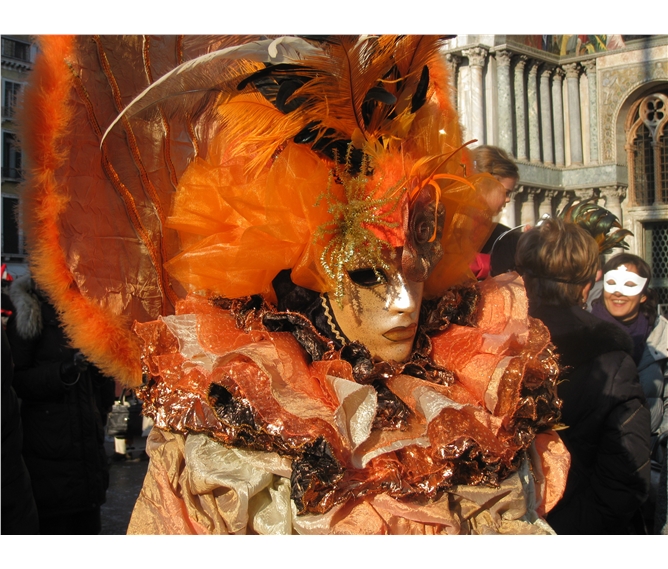 Benátky, karneval a ostrovy 2019 - tam bez nočního přejezdu - Itálie - Benátky - festival plný masek a exotiky