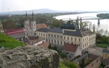 Budapešť, Bratislava, krásy Dunajského ohybu, památky a termální lázně 2020 - Maďarsko - Ostřihom, klášter pod hradem a široký Dunaj