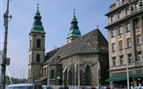 Poznávací zájezd - Budapešť a okolí - Maďarsko - Budapešť - Belvárošský farní kostel, nejstarší ve městě, zal. kol r. 1000, ve 14.stol přest., 1723 zbarokizován