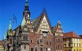 Poznávací zájezd - Polsko - Polsko - Wroclav - radnice, gotická z let 1470-1510 s  jižním průčelím s kamennou výzdobou novogotickou z r.1871