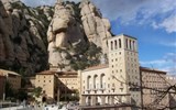 Barcelona a Montserrat s pobytem u moře 2020 - Španělsko - Montserrat, benediktýnský klášter Santa Maria de Montserrat
