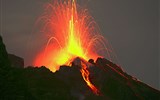 Poznávací zájezd - Liparské ostrovy - Itálie - Liparské ostrovy - Stromboli, noční erupce
