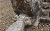 Poznávací zájezd - Mexiko - Mexiko - Chichén Itzá, Ossarium, hlava hada střežícího jedno ze 4 schodišť na pyramidu
