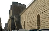 Poznávací zájezd - Languedoc - Francie - Languedoc - Aigues-Mortes, hradby 1.650 m dl, post. 1272-1300 za Filipa III. a IV.