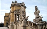 Adventní Vídeň, Schönbrunn a Hof, adventní trhy a výstavy 2020 - Rakousko - Vídeň - Schönbrunn, Gloriette, 1775, na pamět vítězství v bitvě u Kolína