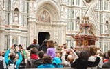 Florencie, Toskánsko, perla renesance a velikonoční slavnost ohňů 2019 - Itálie - Florencie - slavnost Scapio, roku 1097 dosáhl místní měšˇťan P.de Pazzi jako první hradeb Jeruzaléma a od toho se vše odvíjí ...