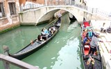 Benátky, karneval a ostrovy 2020 - tam bez nočního přejezdu - Itálie - Benátky - projíždka po kanálech patří ke koloritu města