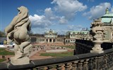 Česko-saské Švýcarsko 2019 - Německo - Drážďany - Zwinger zdobí četné sochy - Kupidové, Cherubínci, vázy, masky aj.