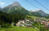 Lechtalské Alpy 2020 - Rakousko - Lech am Arlberg leží uprostřed hor a pastvin