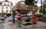 Maková slavnost a perličky kraje Waldviertel - Rakousko - Zwettl - fontána F.Hundertwassera, 1994