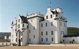 Krásy Skotska letecky - Skotsko - Blair Castle, sídlo vévodů z Atholu od 1269