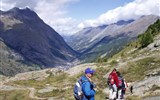 Švýcarskem za bernardýny, nejvyšší horou a ledovcem 2020 - Švýcarsko - horské údolí Mattertal ukrývá Zermatt, oblíbené nástupiště na horské tůry