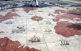 Poznávací zájezd - Lisabon - Portugalsko - Lisabon - Památník objevitelů, mapa zámořských cest portugalských karavel věnovaná vládou JAR