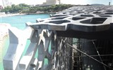 Slunná Marseille a národní park Callanques 2020 - Francie - Provence - Marseilles, MuCem, zvláštní konstrukce střechy budovy