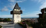 Štýrsko, hory a barevné termály, zážitkový víkend a Erlebnistag 2019 - Rakousko - Štýrsko - Štýrský Hradec (Graz), Uhrturm (Hodinová věž), symbol města, 1560, původně pouze hodinová ručička, později přidaná minutová ručička menší