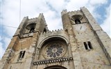 Poznávací zájezd - Lisabon - Portugalsko - Lisabon, katedrála Sé, hlavní průčelí si zachovalo dosud robusní románský charakter
