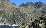 Andorra, srdce Pyrenejí letecky 2019 - Andorra - v horských údolích se ukrývají modré zorničky jezer (foto L.Zedníček)