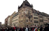 Po stopách Hohenzollernů v Bavorsku - Německo -  Norimberk - Nassauer Haus, poslední věžový dům ve městě, 1422-33