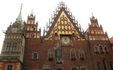 Adventní Wroclaw a tajemní trpaslíci 1 den - Polsko - Vratislav (Wroclaw), radnice, východní průčelí, kol 1500, bohatě zdobený štít