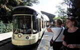 Zážitkový advent v Linci  a slavná Pöstlinbergská dráha vlakem 2020 - Rakousko - Linec - Pöstlingbergbahn, spojuje centrum s kopcem Pöstlingberg, rozchod 900 mm, 2.nejstrmější tramvaj v Evropě