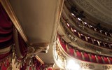 Milano - adventní víkend v Itálii - Itálie - Milán - La Scala, dekorace jsou vyrobené z papírmaše a zlacené