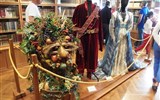 Milano - adventní víkend v Itálii 2019 - Itálie - Milán - muzeum La Scally, kostýmy z Kouzelné flétny od W.A.Mozarta, 1995-6