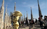 Milano - adventní víkend v Itálii 2019 - Itálie - Milán - dóm, v 108,5 m socha Madony od G.Perega, od 1774, pozlacená