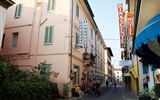 Karneval ve Viareggiu, Lucca a Pistoia 2020 - Itálie - uličky Terme di  Montecatini
