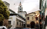 Karneval ve Viareggiu, Lucca a Pistoia 2020 - Itálie - Pistoia, centrum, vzadu věž katedrály San Zeno