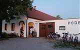 Svatomartinská husa a víno Burgenlandska 2020 - Rakousko -  Podersdorf, vinařství a vinný sklípek Heuriger (foto A.Frčková)