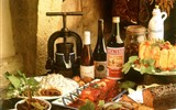 Poznávací zájezd - Francie - Francie - Burgundsko - víno, paštika, něco sladkého, jsme v zemi kuchařů a pijáků